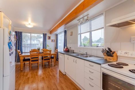 Photo of property in 59 Kemp Road, Massey, Auckland, 0614