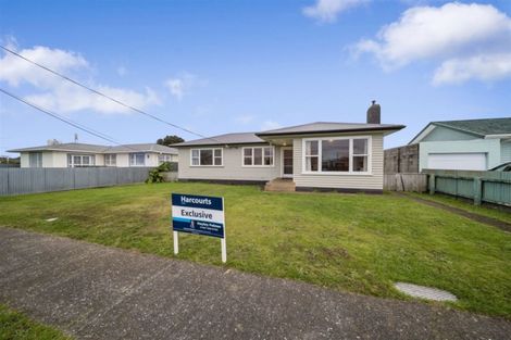 Photo of property in 5 Murray Avenue, Hawera, 4610