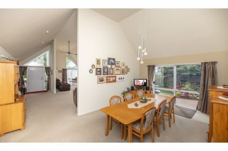 Photo of property in 46 Westgrove Avenue, Avonhead, Christchurch, 8042