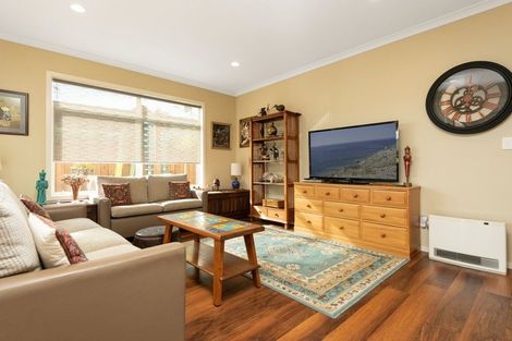 Photo of property in 163 Oriental Parade, Papamoa Beach, Papamoa, 3118