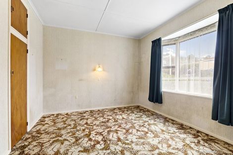 Photo of property in 21 Helston Road, Johnsonville, Wellington, 6037