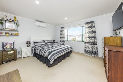 Photo of property in 38 Maypark Crescent, Flat Bush, Auckland, 2016