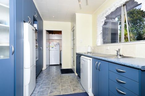 Photo of property in 52 Felgrove Street, Glendene, Auckland, 0602