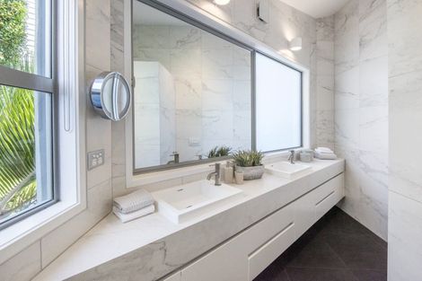 Photo of property in 53a Stanley Point Road, Stanley Point, Auckland, 0624