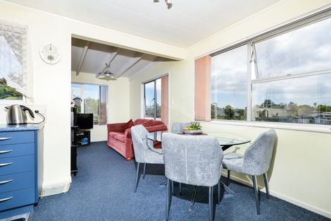 Photo of property in 52 Felgrove Street, Glendene, Auckland, 0602