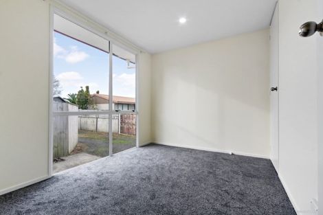 Photo of property in 8 Cameron Place, Ranui, Auckland, 0612