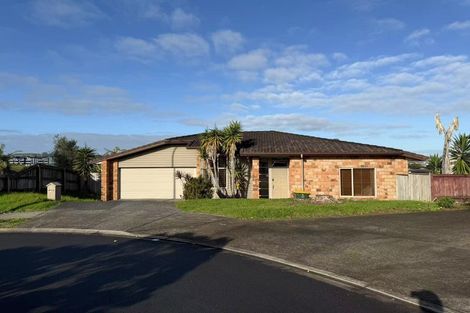 Photo of property in 13 Finbar Close, Flat Bush, Auckland, 2019