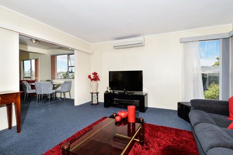 Photo of property in 52 Felgrove Street, Glendene, Auckland, 0602