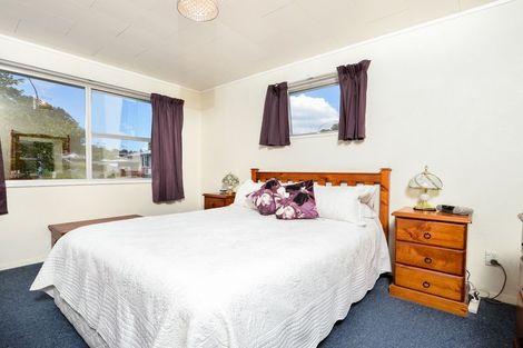 Photo of property in 52 Felgrove Street, Glendene, Auckland, 0602