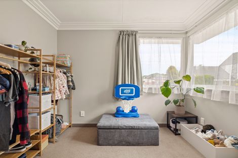 Photo of property in 73 Macandrew Road, South Dunedin, Dunedin, 9012
