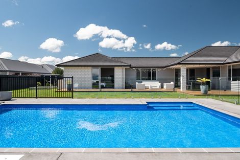 Photo of property in 39 Mike Smith Drive, Cambridge, 3434