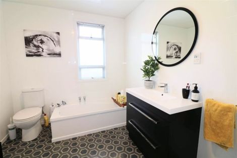 Photo of property in 45 Avenue Road, West End, Timaru, 7910