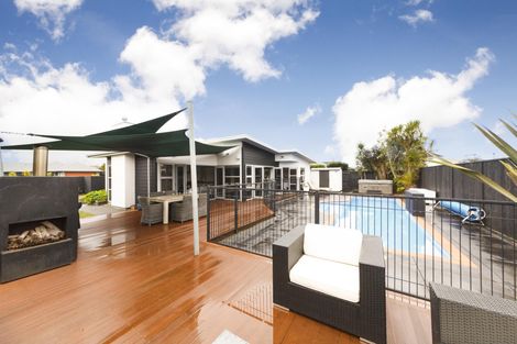 Photo of property in 6 Rodeo Drive, Kelvin Grove, Palmerston North, 4414