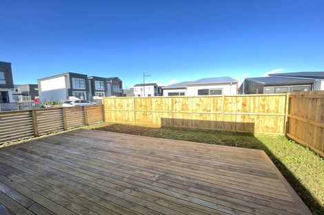 Photo of property in 30 Benchmark Drive, Massey, Auckland, 0614