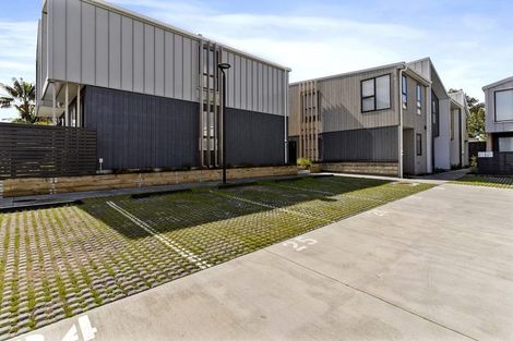 Photo of property in 25/82 East Coast Road, Milford, Auckland, 0620