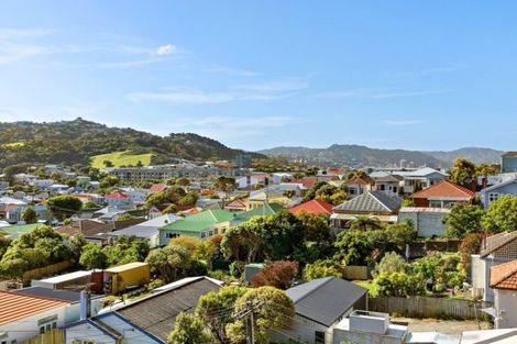 Photo of property in Beresford Apartments, 19/118u Russell Terrace, Berhampore, Wellington, 6023
