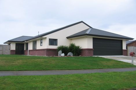 Photo of property in 115 Schnell Drive, Kelvin Grove, Palmerston North, 4414