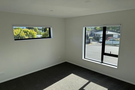 Photo of property in 4 Hughdene Place, Henderson, Auckland, 0610