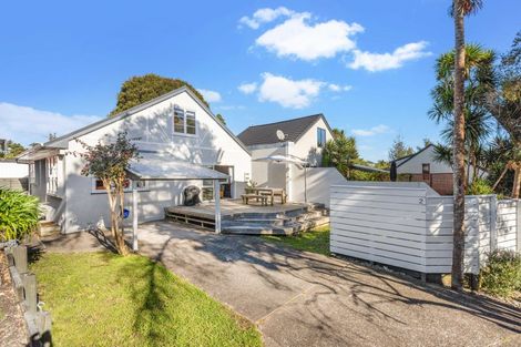 Photo of property in 2/18 Reid Road, New Lynn, Auckland, 0600
