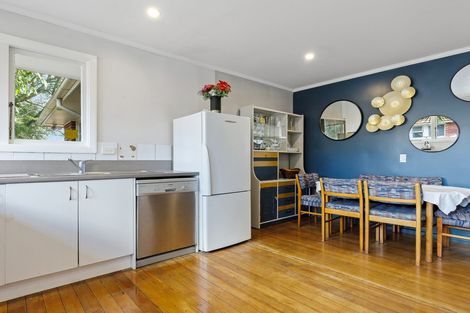 Photo of property in 14 Staveley Street, Avonhead, Christchurch, 8042