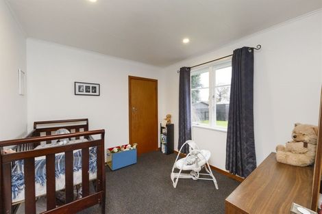 Photo of property in 3 Tararua Terrace, Cloverlea, Palmerston North, 4412