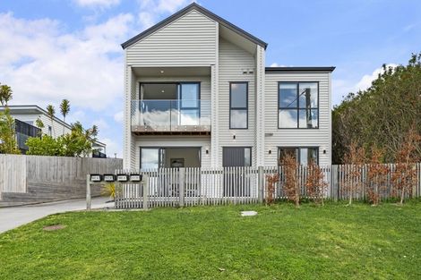Photo of property in 562a Beach Road, Rothesay Bay, Auckland, 0630