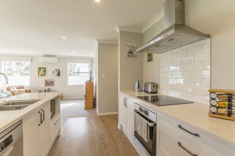 Photo of property in 27 Parata Street, Waikanae, 5036