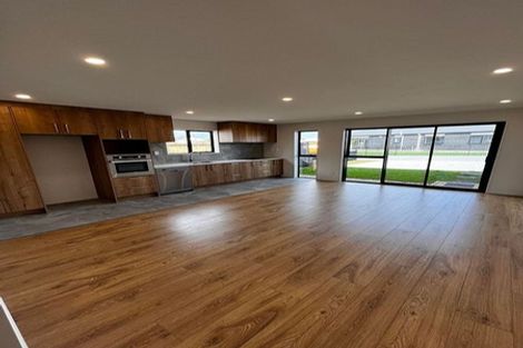 Photo of property in 14 Auranga Drive, Karaka, 2113