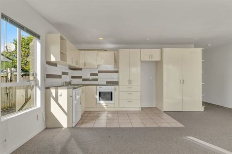 Photo of property in 2/57 Gladstone Road, Northcote, Auckland, 0627
