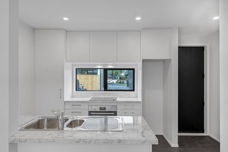 Photo of property in 66d Royal View Road, Te Atatu South, Auckland, 0610