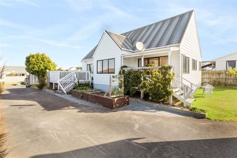 Photo of property in 11 Halyard Place, Te Atatu Peninsula, Auckland, 0610