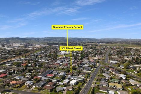 Photo of property in 3/2 Albert Street, Papakura, 2110