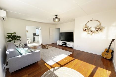 Photo of property in 921 Whangaparaoa Road, Manly, Whangaparaoa, 0930