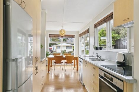 Photo of property in 80 Beazley Avenue, Paparangi, Wellington, 6037