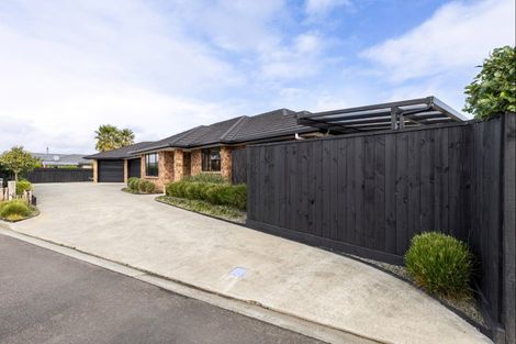 Photo of property in 31 Chestnut Close, Kelvin Grove, Palmerston North, 4414