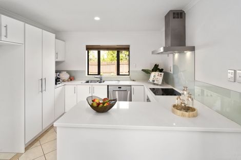 Photo of property in 63a Stottholm Road, Titirangi, Auckland, 0604