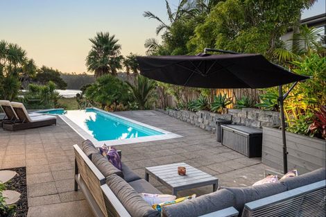 Photo of property in 29 Schopolo Place, Schnapper Rock, Auckland, 0632