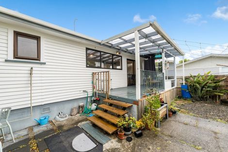 Photo of property in 37 Pomaria Road, Henderson, Auckland, 0610