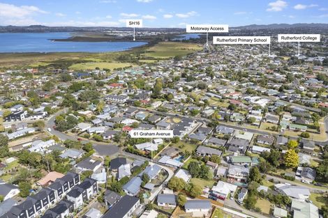 Photo of property in 61 Graham Avenue, Te Atatu Peninsula, Auckland, 0610