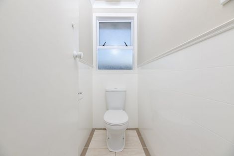 Photo of property in 82 Kelman Road, Kelston, Auckland, 0602