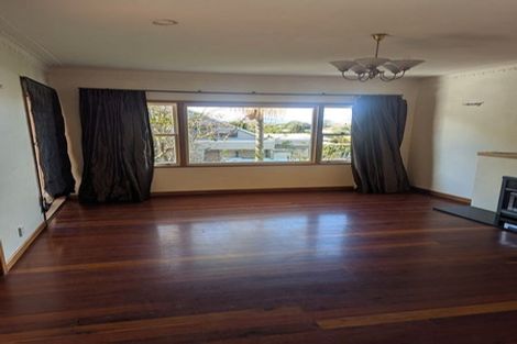 Photo of property in 1/11 Forrest Hill Road, Milford, Auckland, 0620