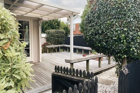 Photo of property in 2/41 James Evans Drive, Northcote, Auckland, 0627