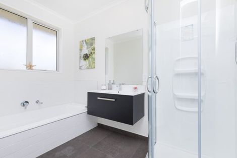 Photo of property in 34 Lisle Farm Drive, Pukekohe, 2120