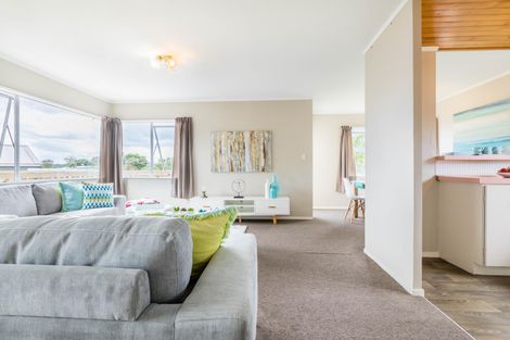 Photo of property in 52 Hinerau Street, Henderson, Auckland, 0612