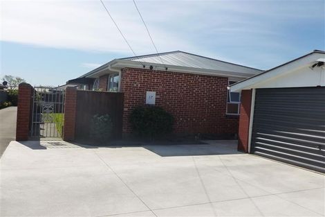 Photo of property in 17 Daniels Road, Redwood, Christchurch, 8051