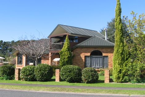 Photo of property in 101 Awarua Place, Whangamata, 3620