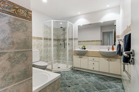 Photo of property in 1i/175 Hurstmere Road, Takapuna, Auckland, 0622