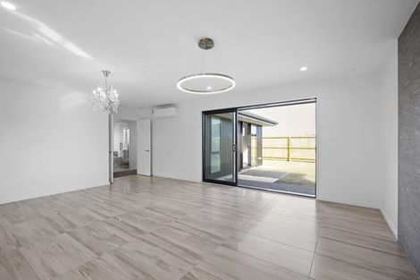Photo of property in 6 Olearia Lane, Halswell, Christchurch, 8025