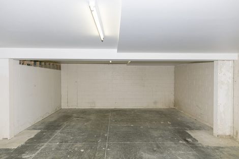 Photo of property in Victoria Villas, 23/35u Pirie Street, Mount Victoria, Wellington, 6011