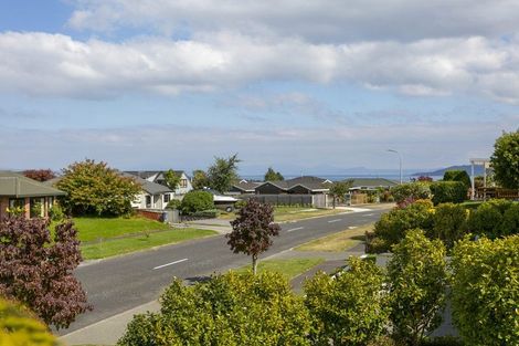 Photo of property in 94 Harvey Street, Waipahihi, Taupo, 3330